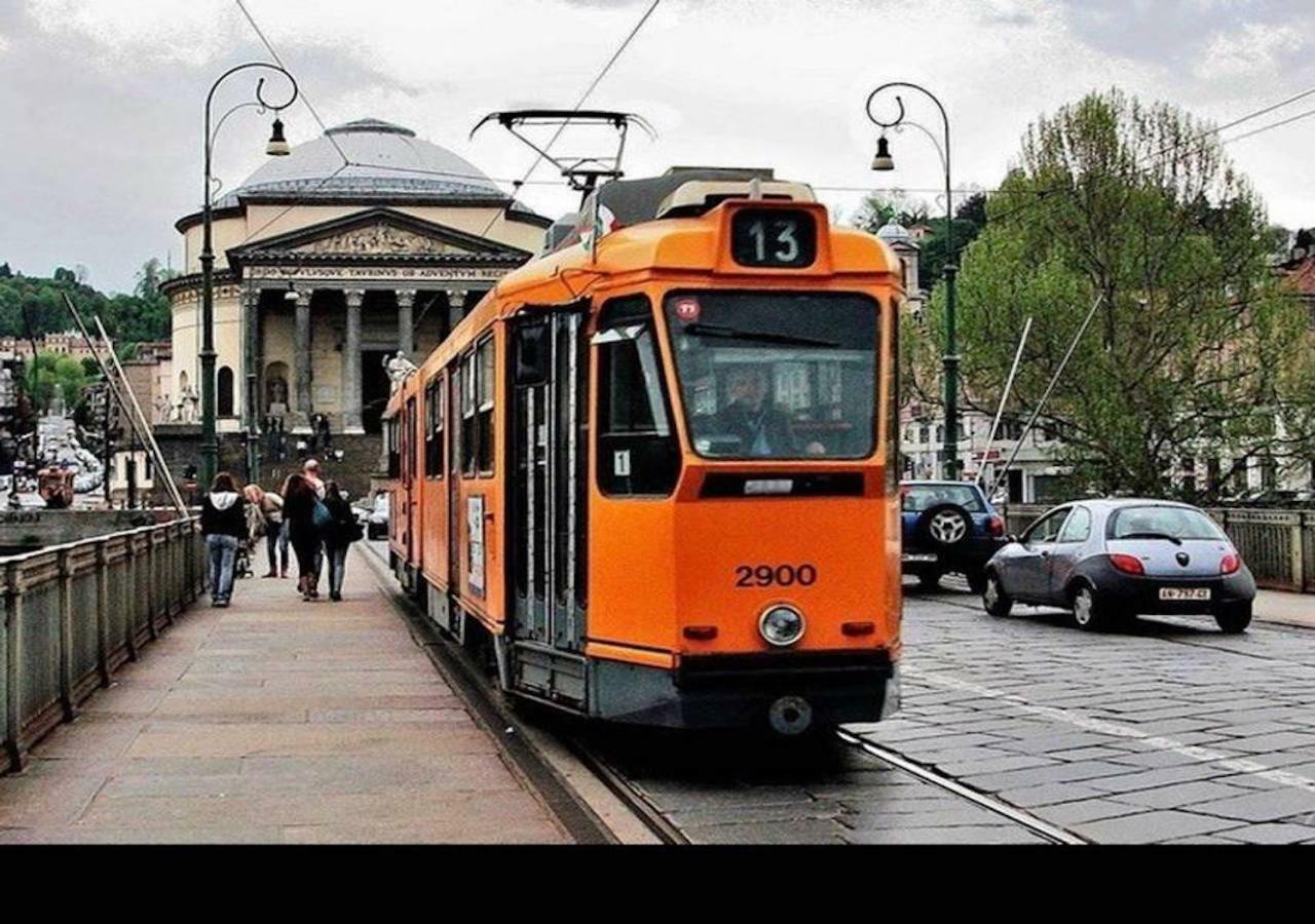 Fronte Po Lägenhet Turin Exteriör bild