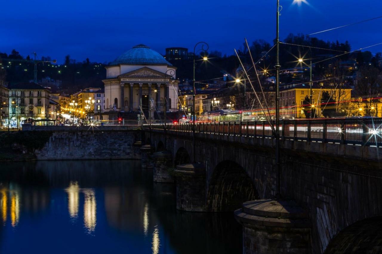Fronte Po Lägenhet Turin Exteriör bild
